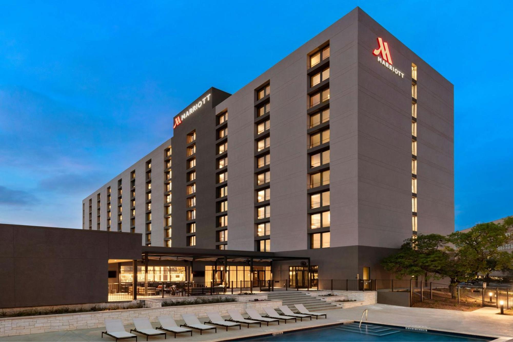 Marriott San Antonio Airport Hotel Exterior photo